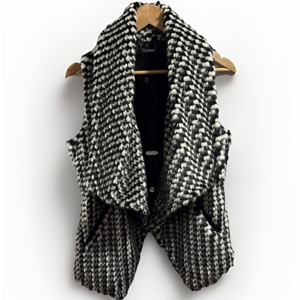 JouJou Black & White Faux Fur Vest Jacket Women's Size Medium Mod Shag Boho Cozy